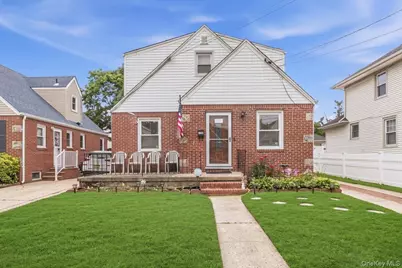 120 N 10th Street, New Hyde Park, NY 11040 - Photo 1