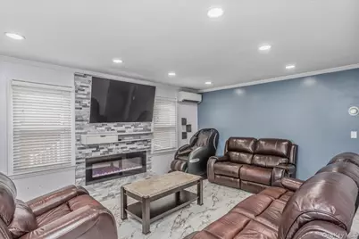 120 N 10th Street, New Hyde Park, NY 11040 - Photo 2