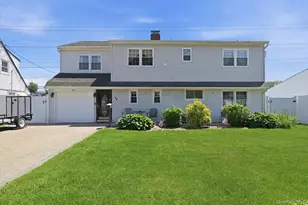 30 Universe Dr, Levittown, NY 11756 - Photo 2