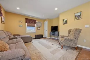 30 Universe Dr, Levittown, NY 11756 - Photo 14