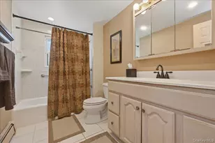 30 Universe Dr, Levittown, NY 11756 - Photo 22