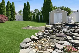 30 Universe Dr, Levittown, NY 11756 - Photo 34
