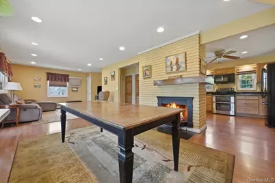 30 Universe Drive, Levittown, NY 11756 - Photo 10