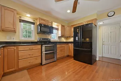 30 Universe Drive, Levittown, NY 11756 - Photo 6
