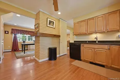 30 Universe Drive, Levittown, NY 11756 - Photo 8
