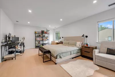 49 Wimbledon Drive, Roslyn, NY 11576 - Photo 16