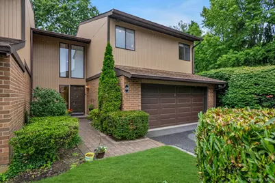 49 Wimbledon Drive, Roslyn, NY 11576 - Photo 2
