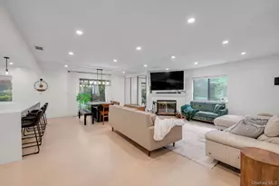 49 Wimbledon Dr, Roslyn, NY 11576 - Photo 4