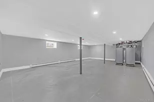172-40 125th Ave, Jamaica, NY 11434 - Photo 18