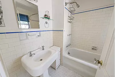 33 Sherman Street, Merrick, NY 11566 - Photo 18