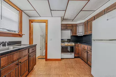 33 Sherman Street, Merrick, NY 11566 - Photo 10