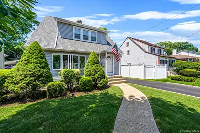 33 Sherman Street, Merrick, NY 11566 - Photo 2
