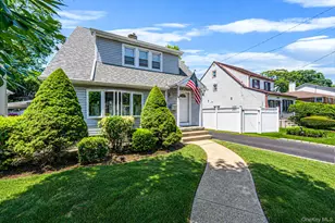 33 Sherman St, Merrick, NY 11566 - Photo 2