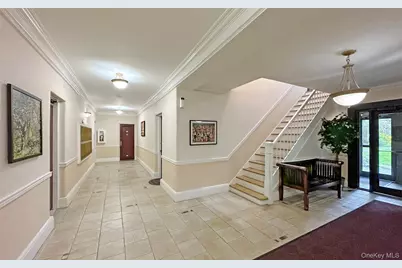 472 Gramatan Avenue #5R, Mount Vernon, NY 10552 - Photo 4