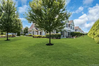 45104 Silver Birch Lane, Plainview, NY 11803 - Photo 4