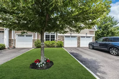45104 Silver Birch Lane, Plainview, NY 11803 - Photo 40