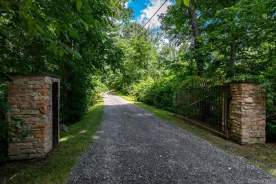 242 Milan Hollow Road, Rhinebeck, NY 12572 - Photo 2