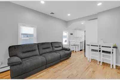 86 Eastview Road, Ronkonkoma, NY 11779 - Photo 4