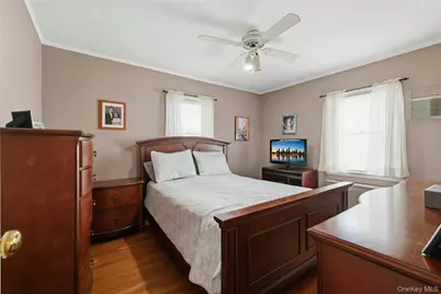 65 Moore Street, New Hyde Park, NY 11040 - Photo 10