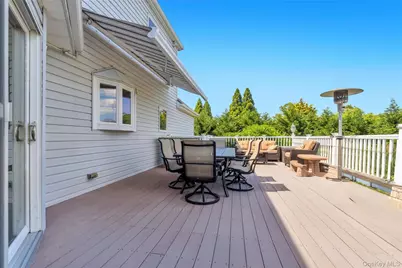 275 S Gillette Avenue, Bayport, NY 11705 - Photo 6