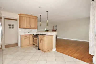 231 N Middletown Road #H, Pearl River, NY 10965 - Photo 6