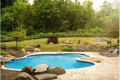 28 Crimson Hill Road, Rhinebeck, NY 12572 - Photo 2