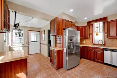 964 E 94th Street, Brooklyn, NY 11236 - Photo 2