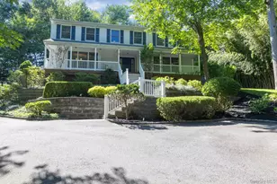 6 Cedar Dr, Stony Brook, NY 11790 - Photo 2