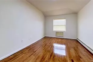 24-07 Brookhaven Ave, Far Rockaway, NY 11691 - Photo 4