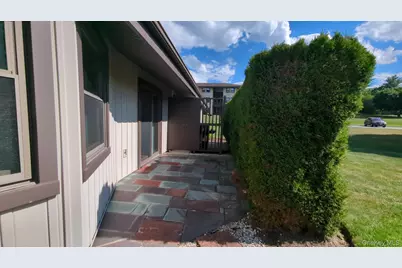 5 Devon Court #B, Yorktown Heights, NY 10598 - Photo 2