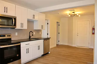 7 S Clinton Street #2, Poughkeepsie, NY 12601 - Photo 8