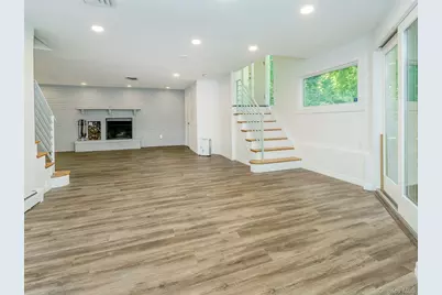 7 Southeast Road, Sands Point, NY 11050 - Photo 20