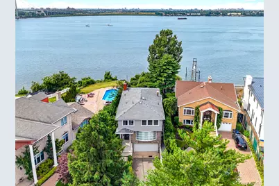 149-37 Powells Cove Boulevard, Whitestone, NY 11357 - Photo 32