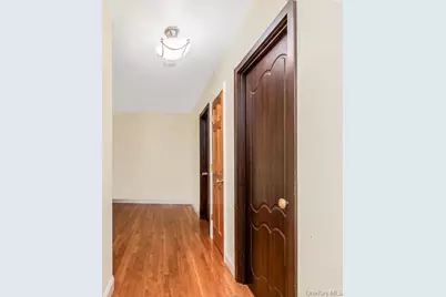 4004 Rombouts Avenue, Bronx, NY 10466 - Photo 22