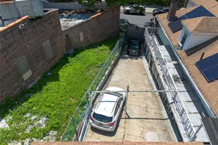 191 W 168th St, Bronx, NY 10452 - Photo 2