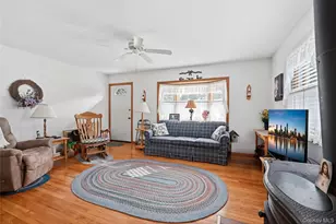 32 Jackson St, Riverhead, NY 11901 - Photo 8