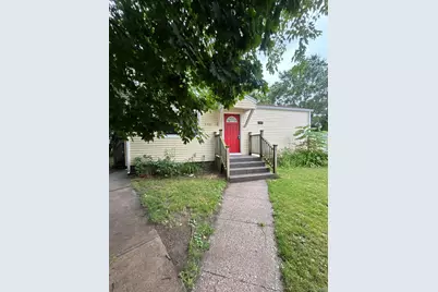 1121 Woodcrest Avenue, Riverhead, NY 11901 - Photo 1