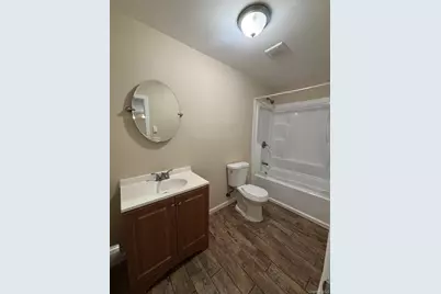1121 Woodcrest Avenue, Riverhead, NY 11901 - Photo 12