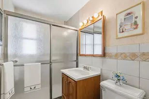 223 Croydon Rd, Yonkers, NY 10710 - Photo 16