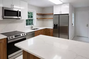 6 Holly Ln, Remsenburg, NY 11960 - Photo 2