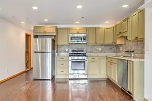 21-05 33rd Ave, Astoria, NY 11106 - Photo 14