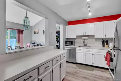 6 Beech Street, Central Islip, NY 11722 - Photo 8