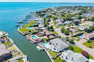 280 Bay Dr, Massapequa, NY 11758 - Photo 2