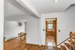 43 Grohmans Ln, Plainview, NY 11803 - Photo 4