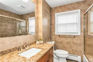 43 Grohmans Ln, Plainview, NY 11803 - Photo 18