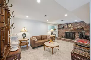 43 Viola Dr, Glen Cove, NY 11542 - Photo 6