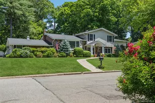 43 Viola Dr, Glen Cove, NY 11542 - Photo 2
