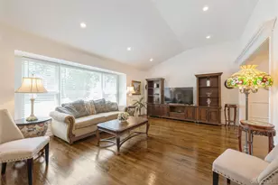43 Viola Dr, Glen Cove, NY 11542 - Photo 8