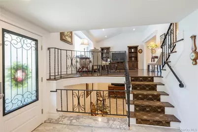 43 Viola Drive, Glen Cove, NY 11542 - Photo 4