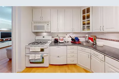 1 Bay Club Drive #17E, Bayside, NY 11360 - Photo 6